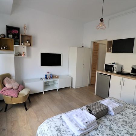 Lovely City Center Apartment - Free Minibar Βουκουρέστι Εξωτερικό φωτογραφία